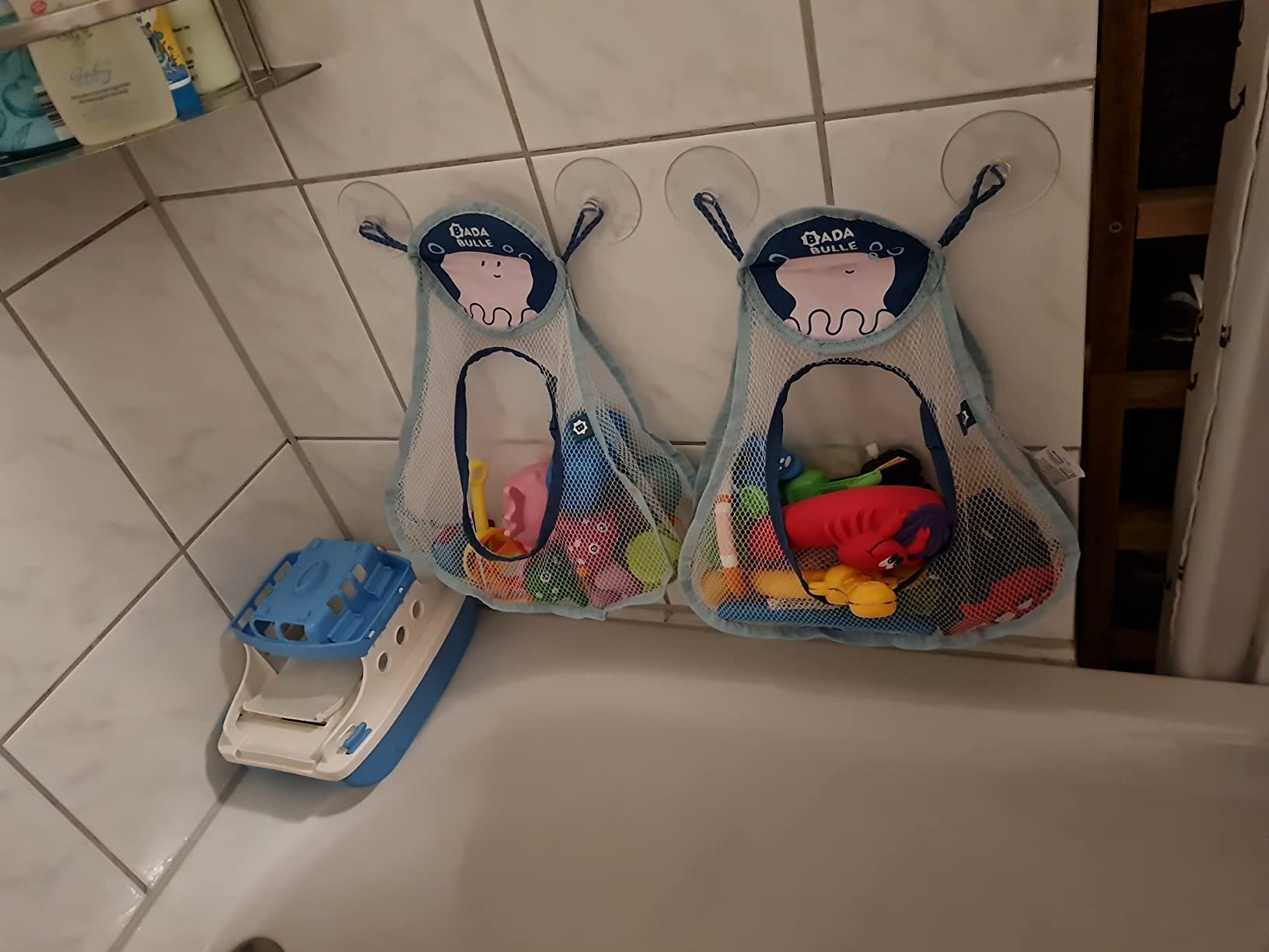 Endlich Ordnung in der Badewanne