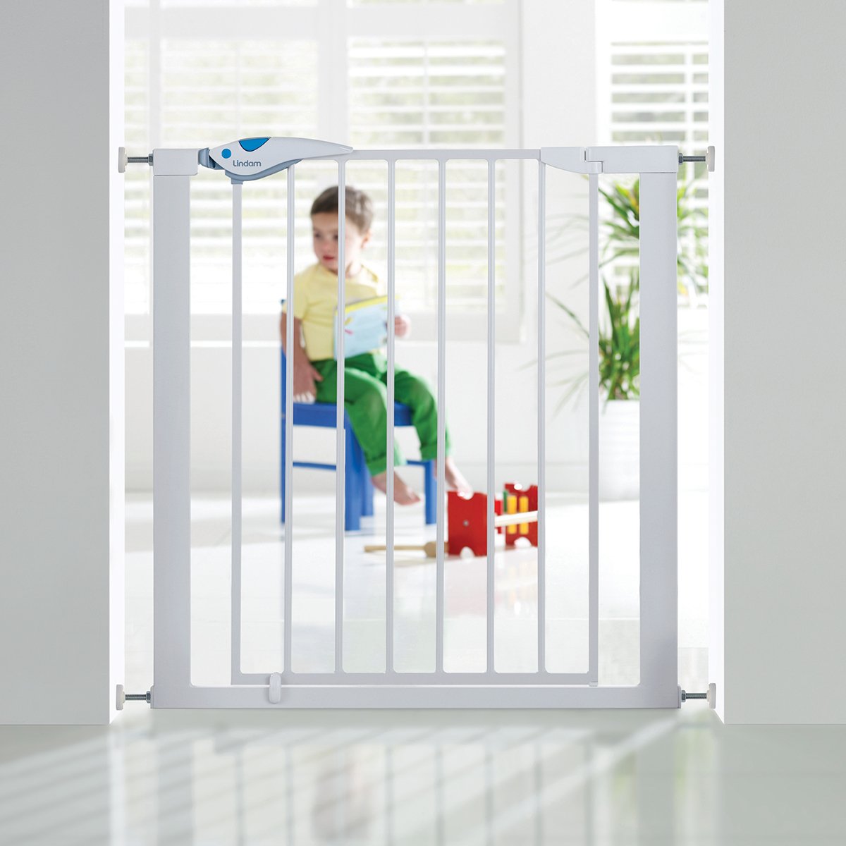 munchkin-lindam-easy-fit-plus-deluxe-treppenschutzgitter-klemmgitter-76-82-cm-we image 4