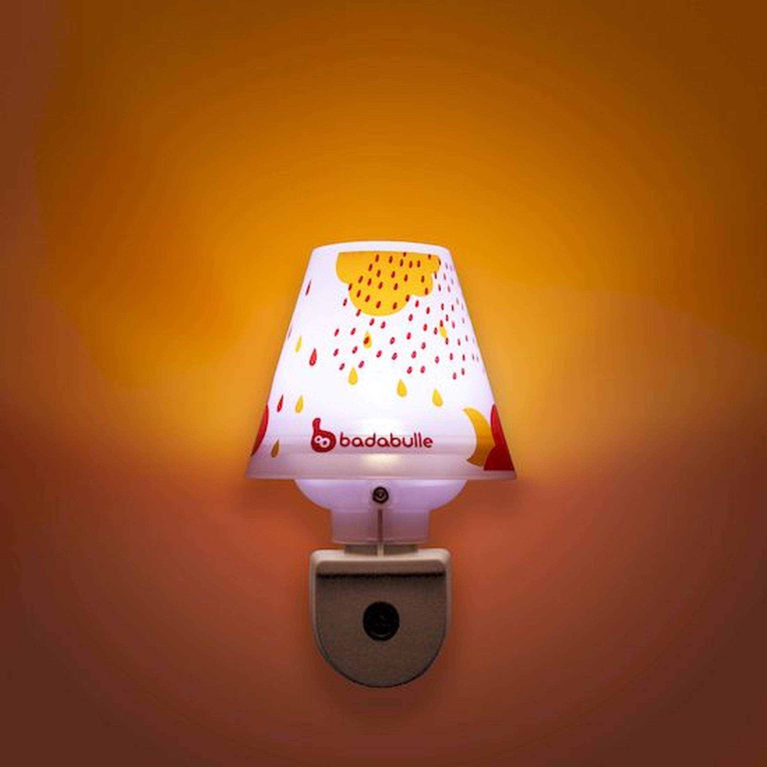 badabulle-led-nachtlicht-f-r-die-steckdose-mit-lichtsensor-automatik-und-schirm- image 2