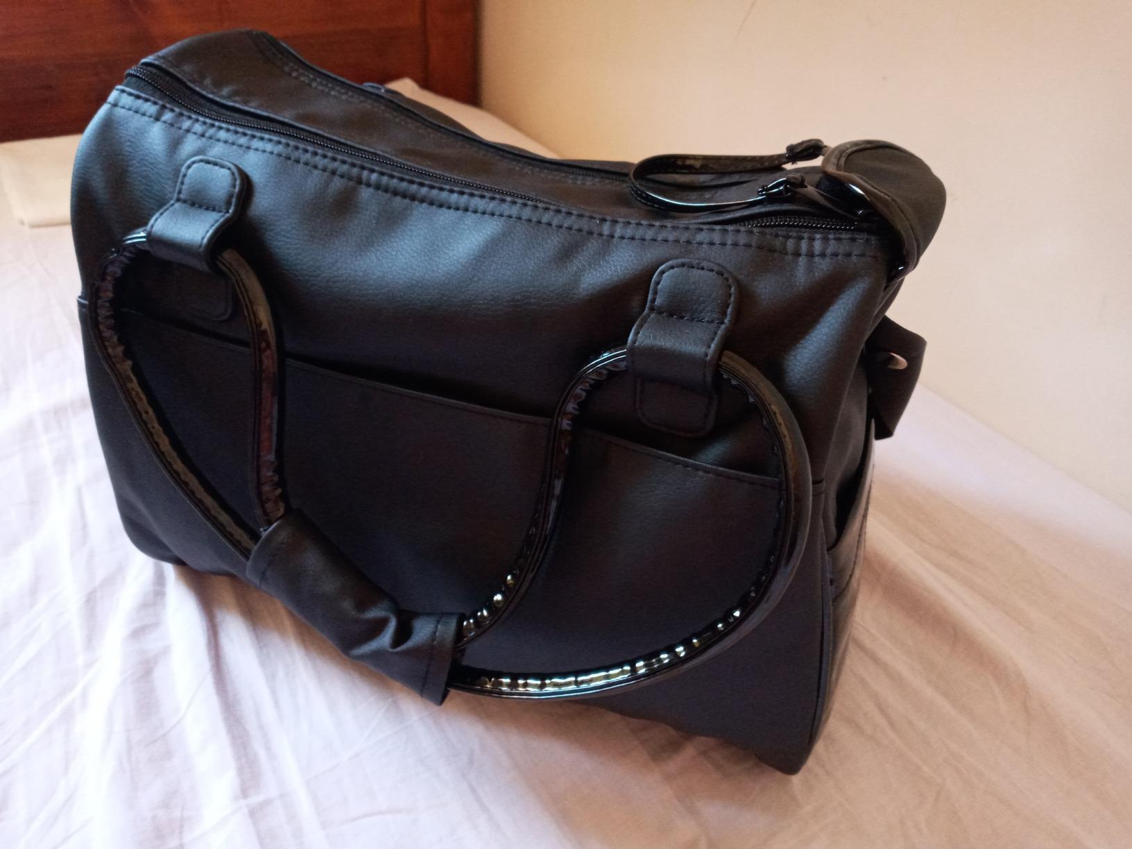 Endlich eine feminine Wickeltasche