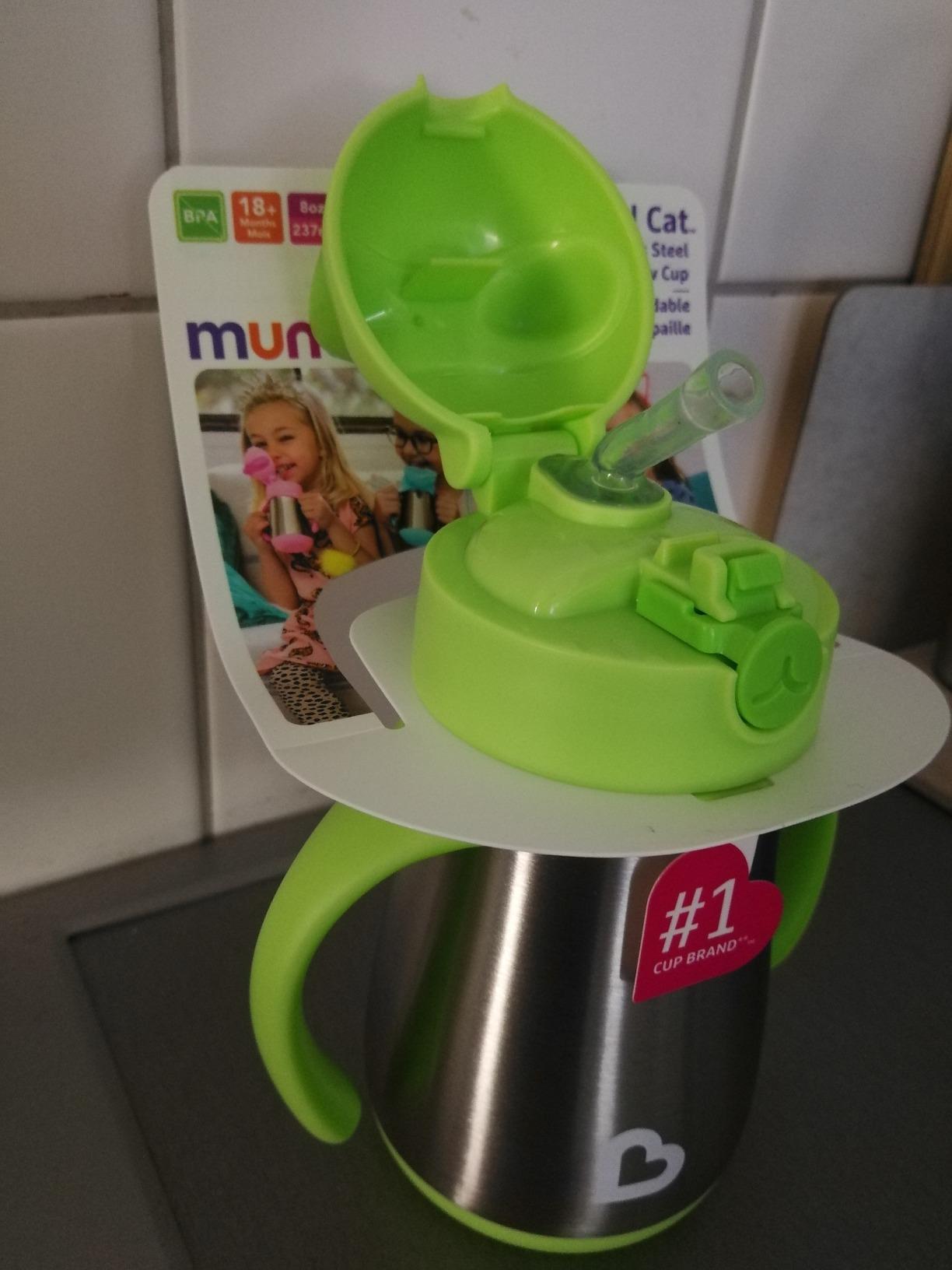Strohhalm beschwert sich beim Trinken