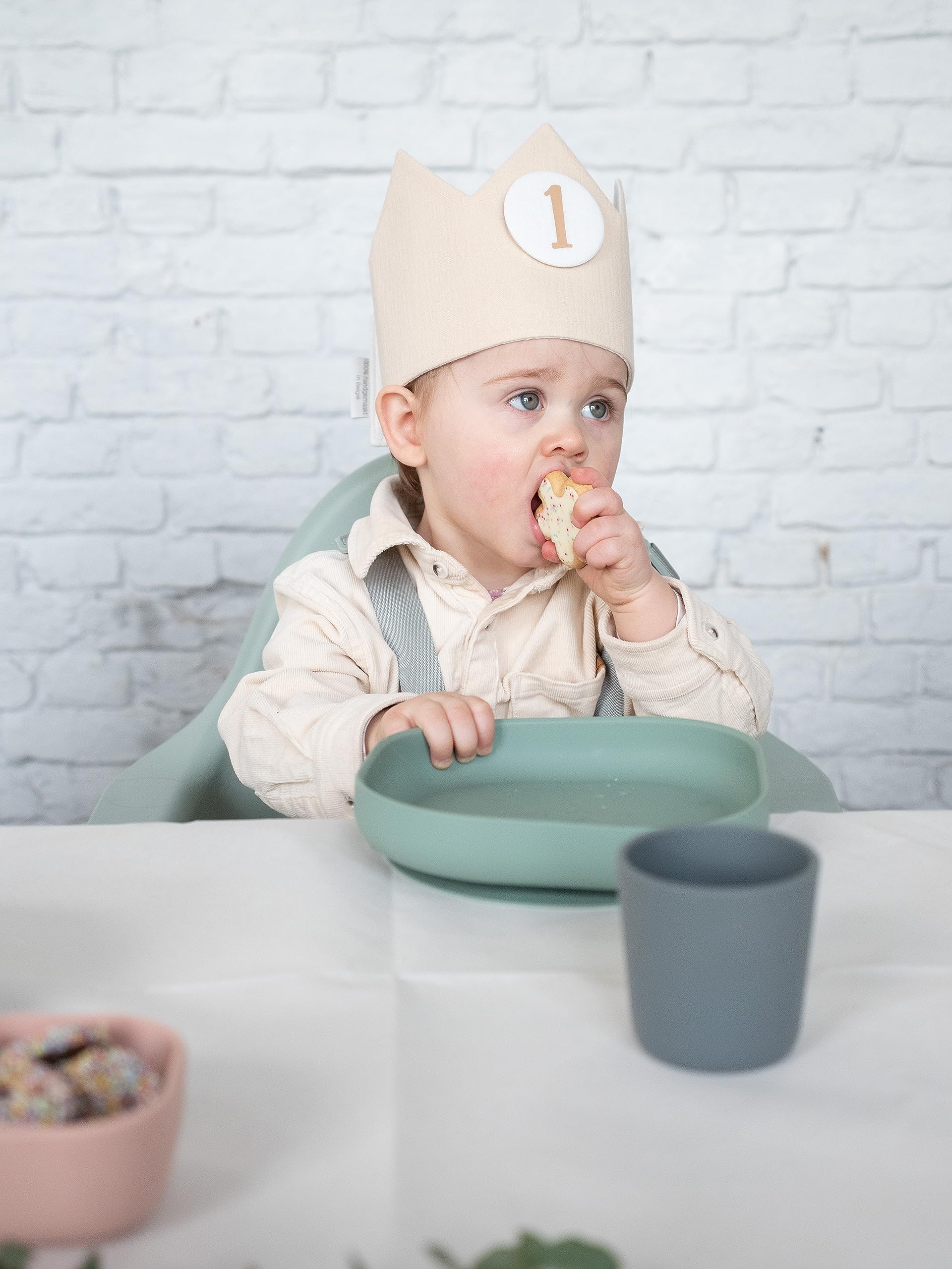 b-aba-teller-mit-saugnapf-100-silikon-kinderteller-mit-unterteilungen-und-lasche image 2