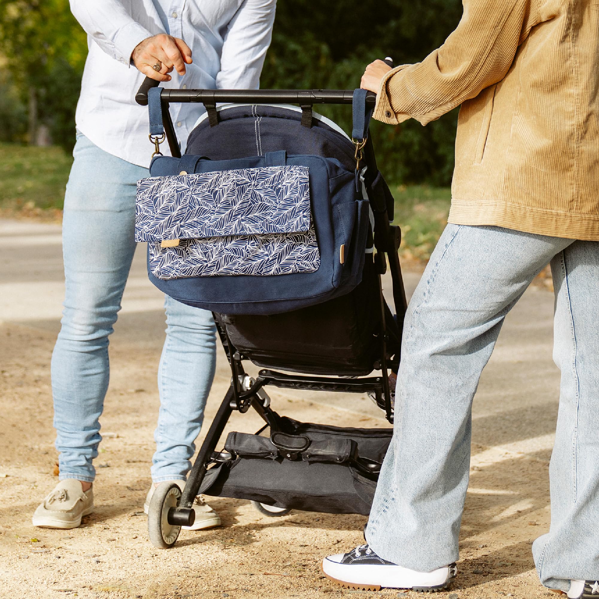 babymoov-wickeltasche-day-to-day-bag-palm-2-in-1-mit-abnehmbarer-3l-vordertasche image 2